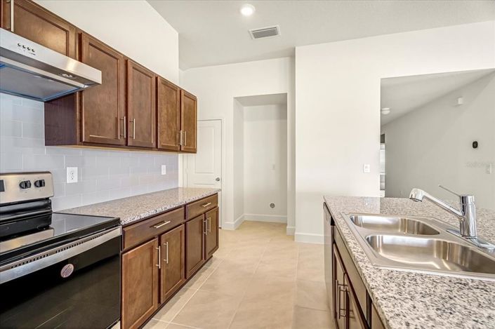 Image No.15-3 Bed Property for sale