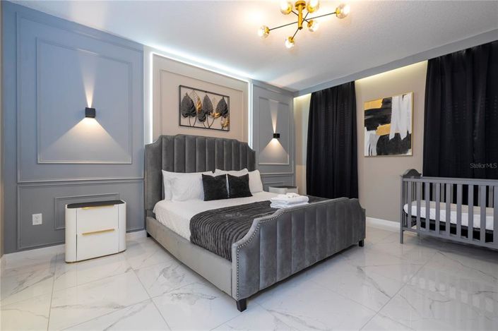 Image No.11-9 Bed Property for sale