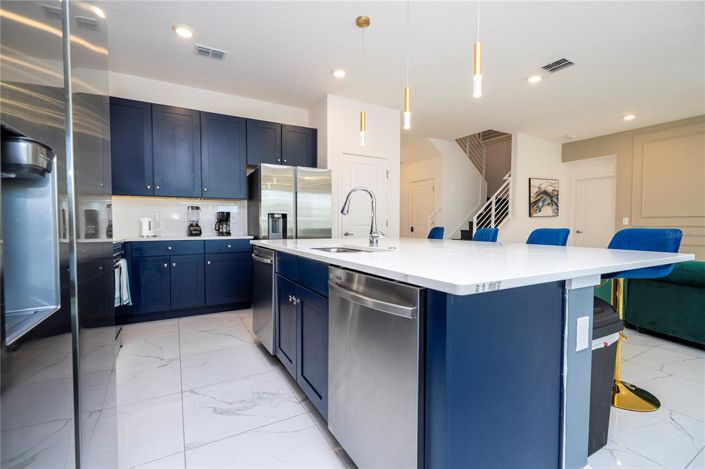 Image No.18-9 Bed Property for sale