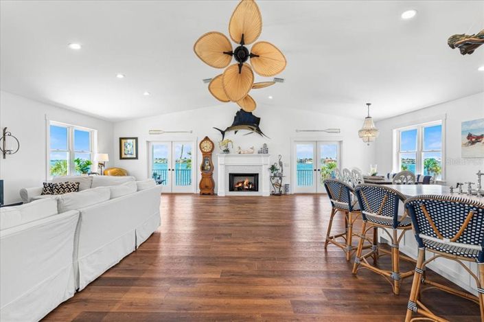 Image No.2-4 Bed Property for sale