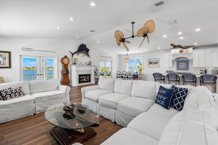 Image No.8-4 Bed Property for sale