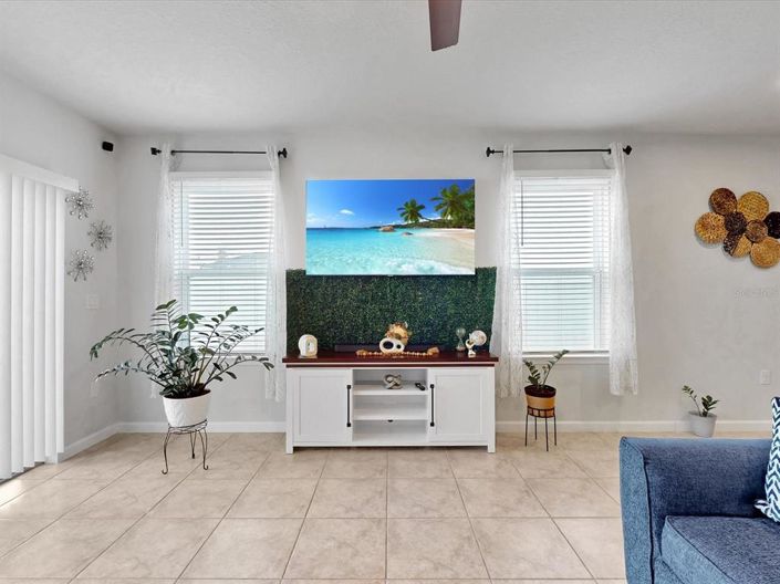 Image No.17-3 Bed Property for sale