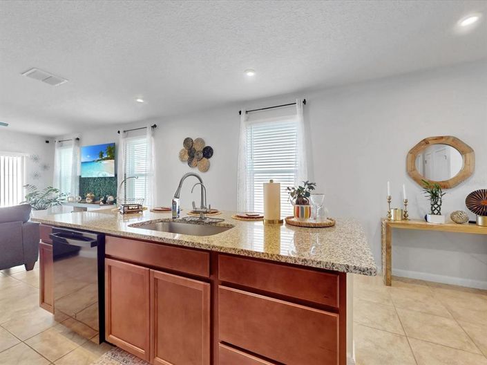 Image No.8-3 Bed Property for sale