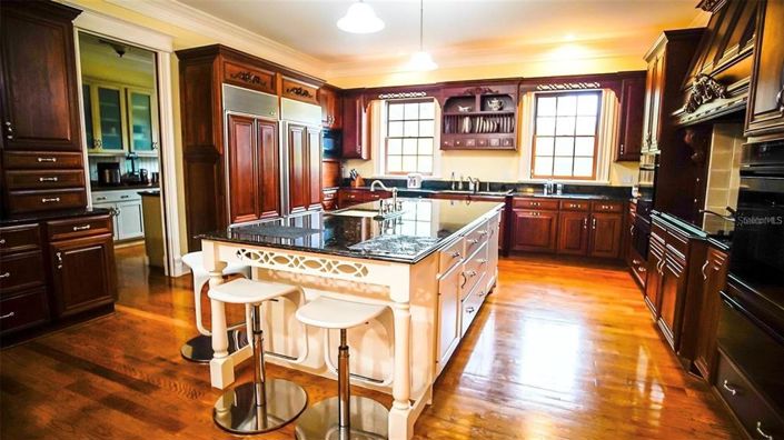 Image No.15-4 Bed Property for sale