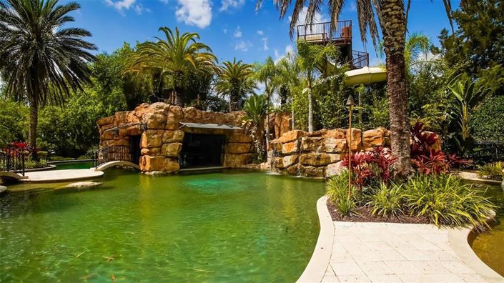 Image No.24-4 Bed Property for sale