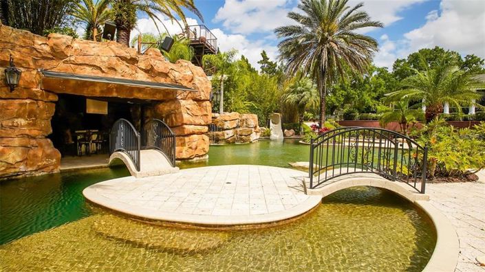 Image No.26-4 Bed Property for sale