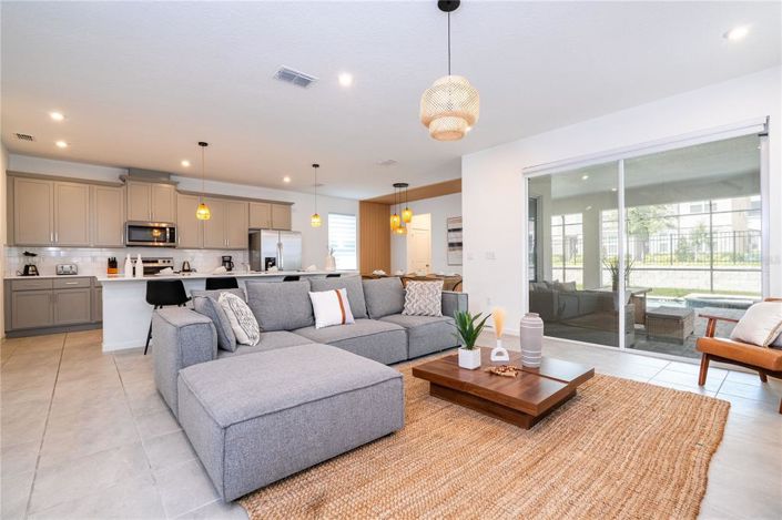 Image No.22-6 Bed Property for sale