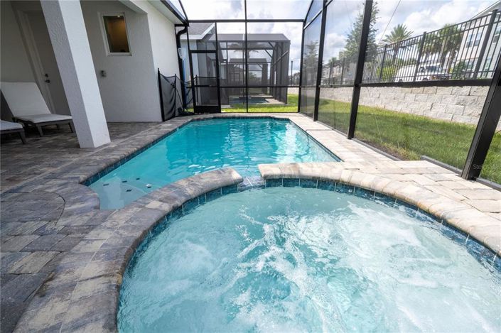 Image No.26-6 Bed Property for sale