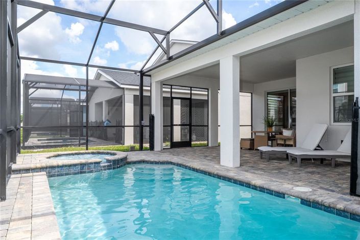 Image No.27-6 Bed Property for sale