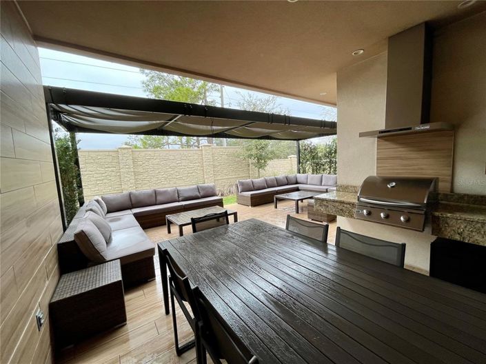 Image No.26-4 Bed Townhouse for sale