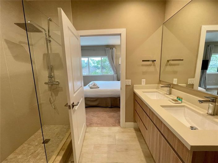 Image No.8-4 Bed Townhouse for sale