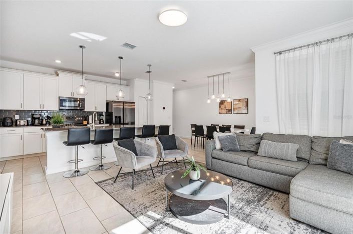 Image No.12-4 Bed Townhouse for sale