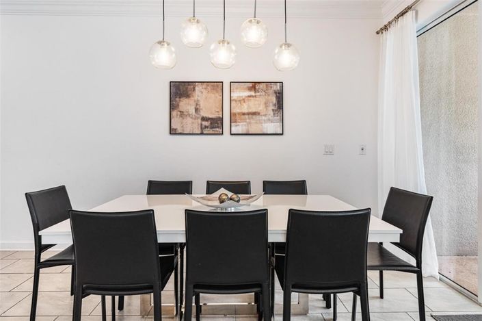 Image No.15-4 Bed Townhouse for sale