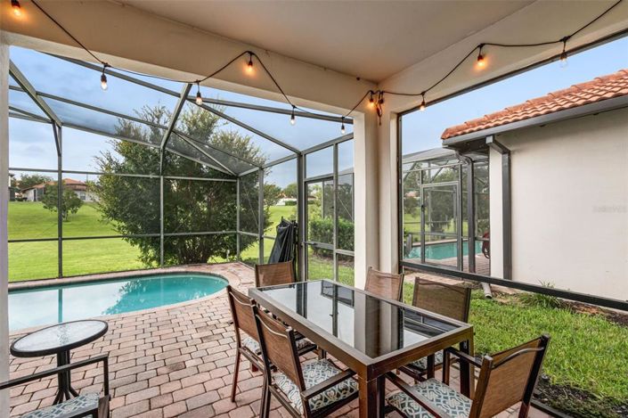 Image No.15-5 Bed Property for sale