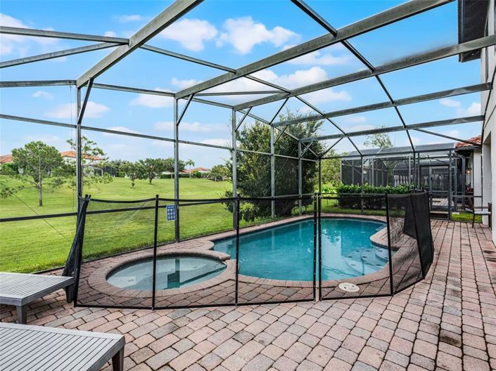 Image No.16-5 Bed Property for sale