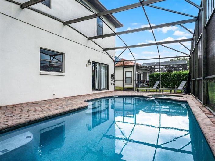 Image No.19-5 Bed Property for sale