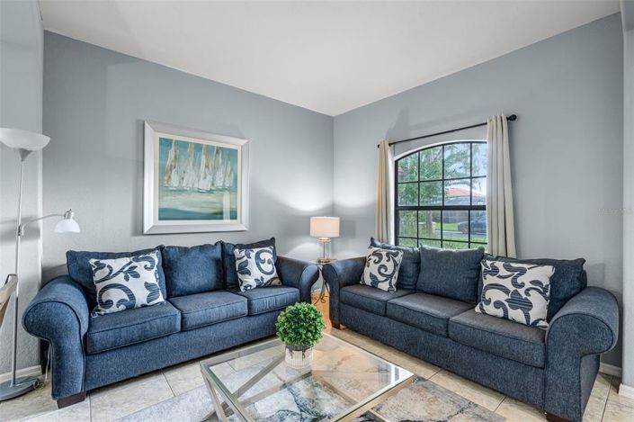 Image No.8-5 Bed Property for sale