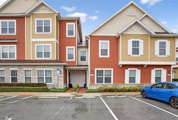 Image No.1-4 Bed Townhouse for sale