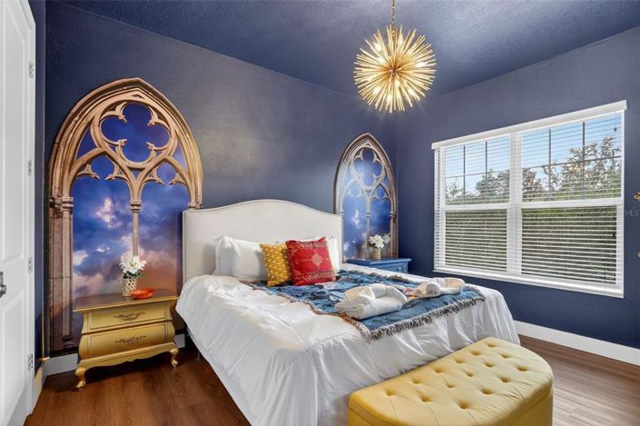 Image No.24-4 Bed Townhouse for sale