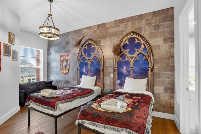 Image No.25-4 Bed Townhouse for sale