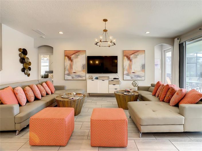 Image No.17-9 Bed Property for sale