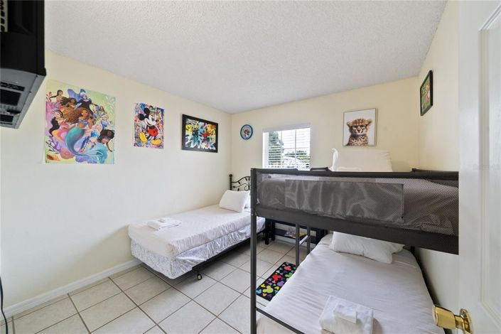 Image No.13-3 Bed Property for sale