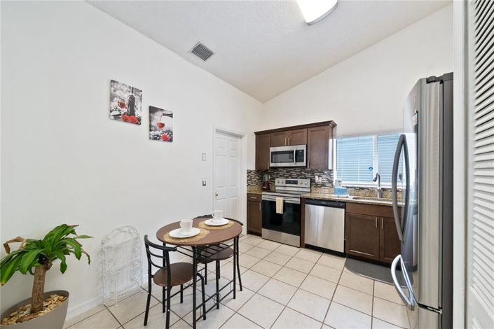 Image No.8-3 Bed Property for sale