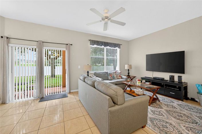 Image No.13-3 Bed Townhouse for sale