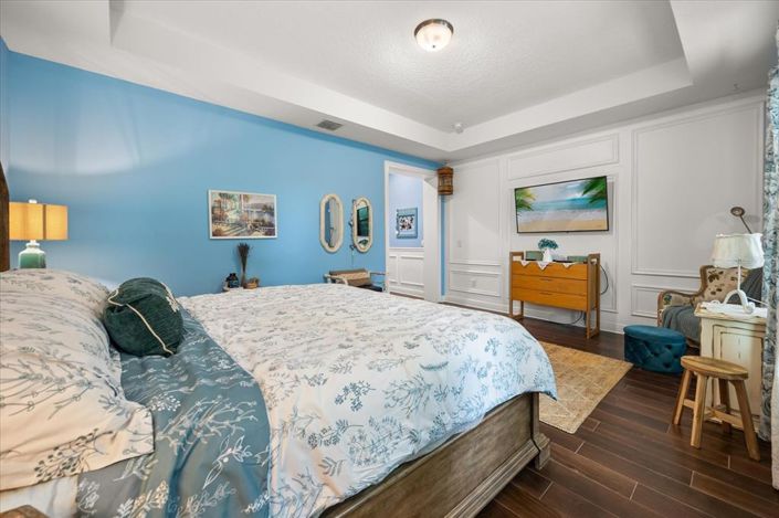 Image No.21-6 Bed Property for sale