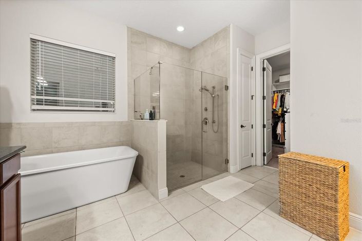 Image No.23-6 Bed Property for sale