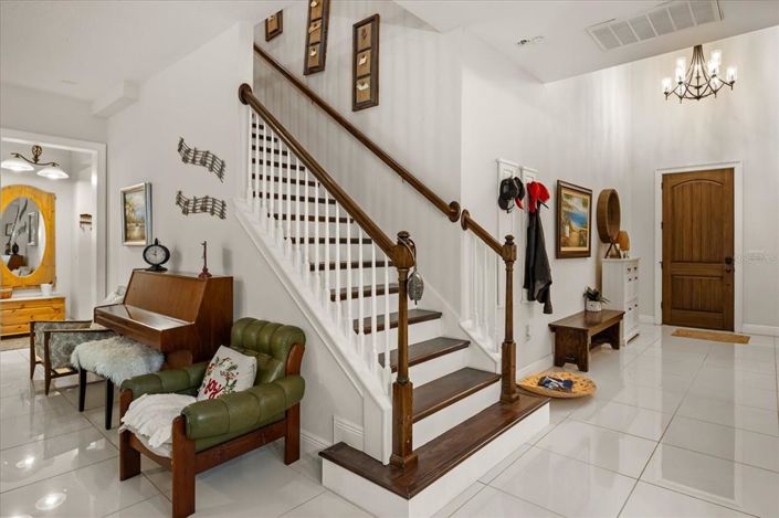 Image No.24-6 Bed Property for sale