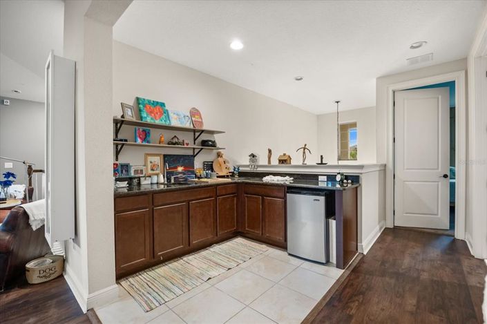 Image No.28-6 Bed Property for sale