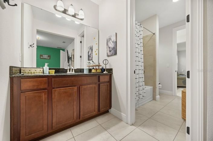 Image No.30-6 Bed Property for sale