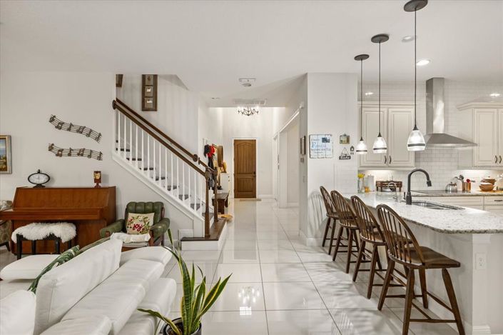 Image No.5-6 Bed Property for sale