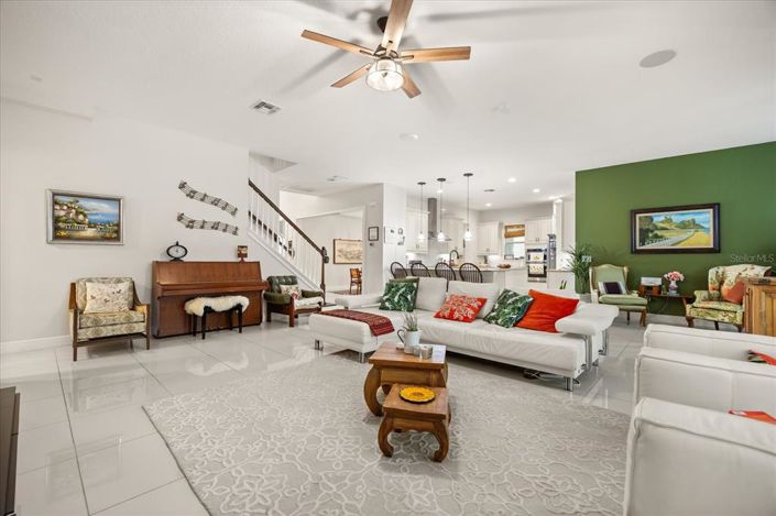 Image No.6-6 Bed Property for sale