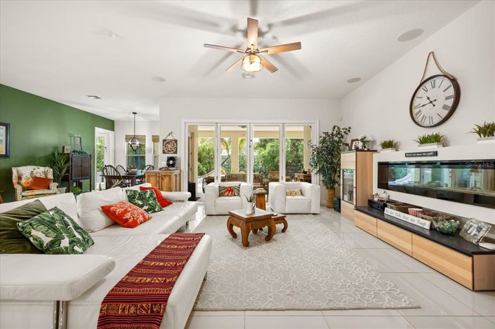 Image No.7-6 Bed Property for sale