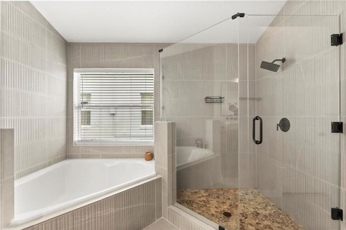 Image No.24-4 Bed Property for sale