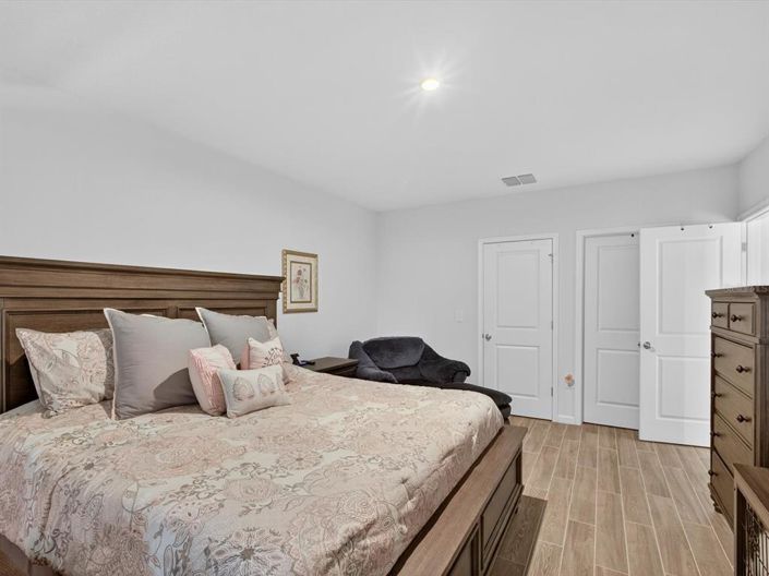 Image No.22-4 Bed Property for sale