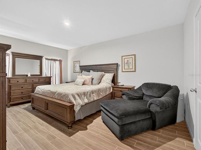 Image No.23-4 Bed Property for sale