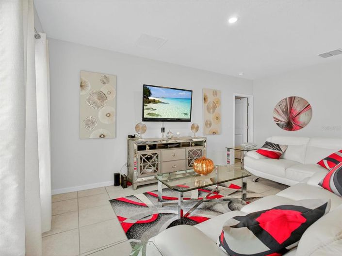 Image No.8-4 Bed Property for sale