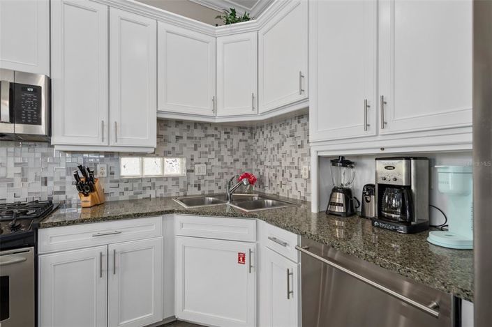 Image No.12-5 Bed Property for sale