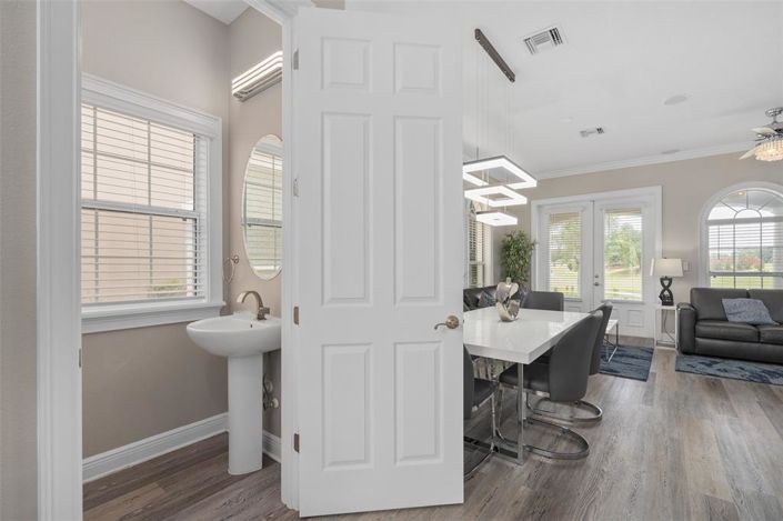 Image No.24-5 Bed Property for sale