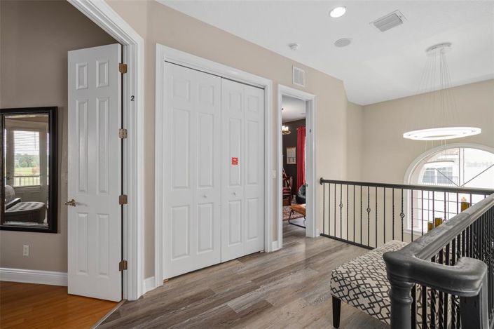 Image No.28-5 Bed Property for sale