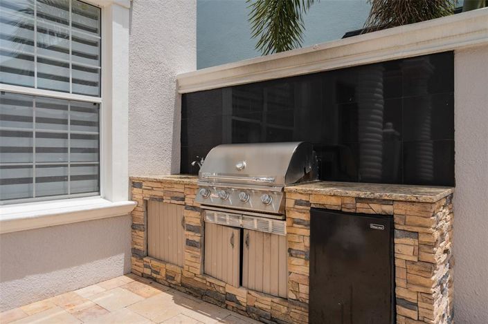 Image No.55-5 Bed Property for sale