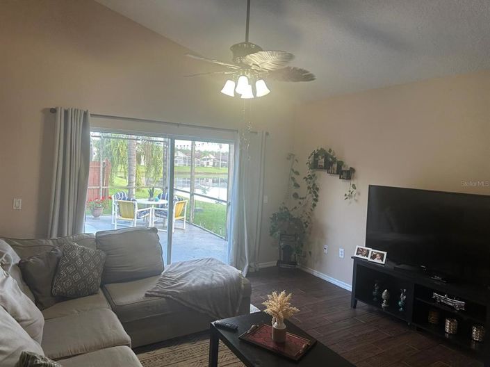 Image No.4-4 Bed Property for sale