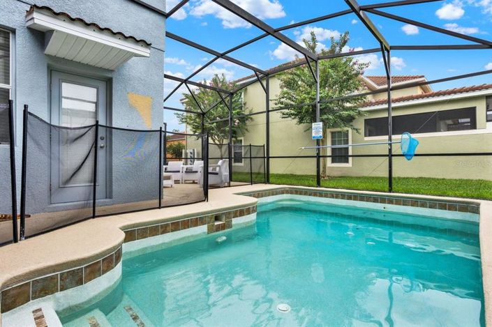 Image No.2-5 Bed Property for sale