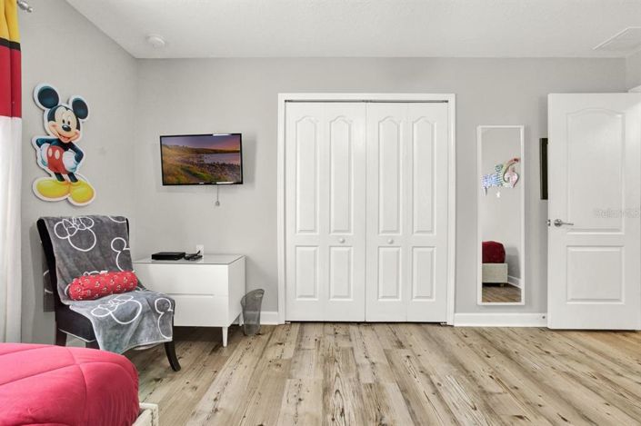 Image No.20-5 Bed Property for sale