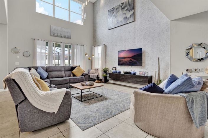 Image No.32-5 Bed Property for sale