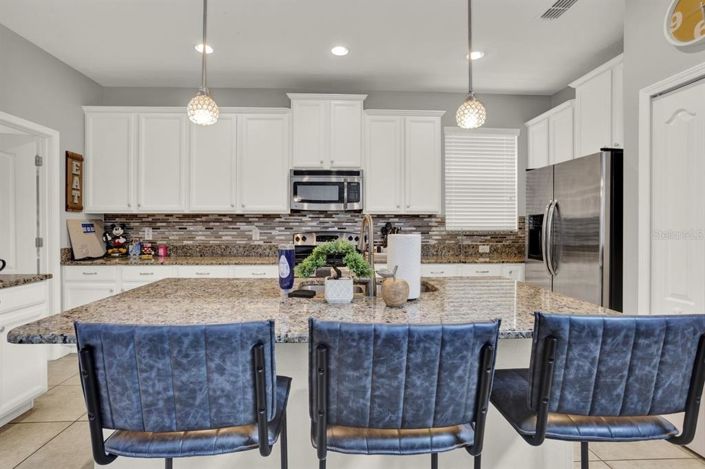 Image No.6-5 Bed Property for sale