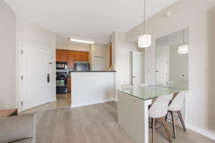 Image No.8-2 Bed Property for sale